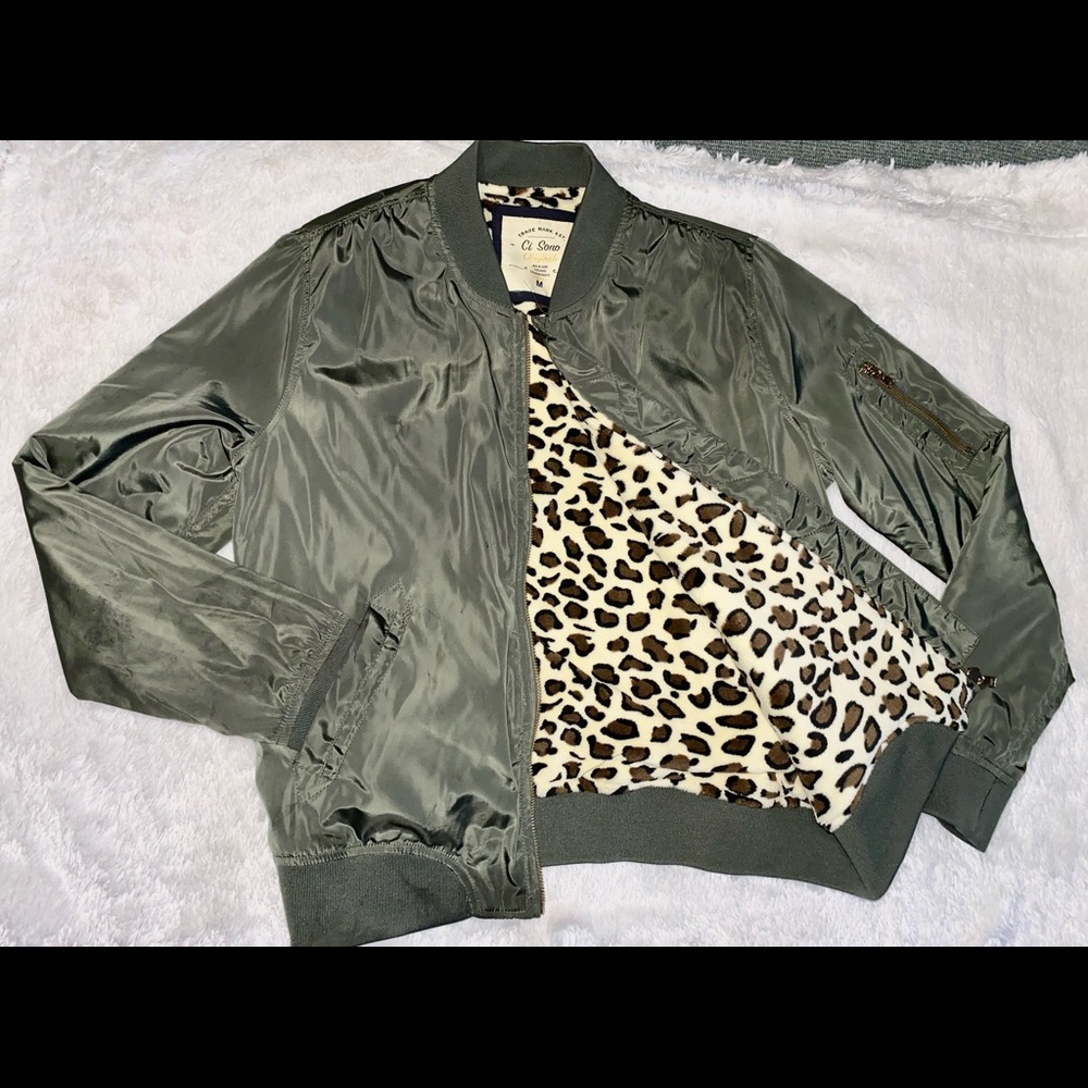 Metallic, Chic Olive Green Bomber Jacket with Leopard Print Interior